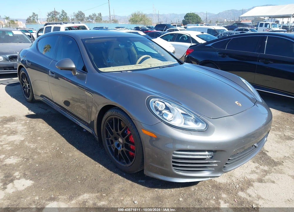 2016 PORSCHE PANAMERA GTS VIN: WP0AF2A73GL081577