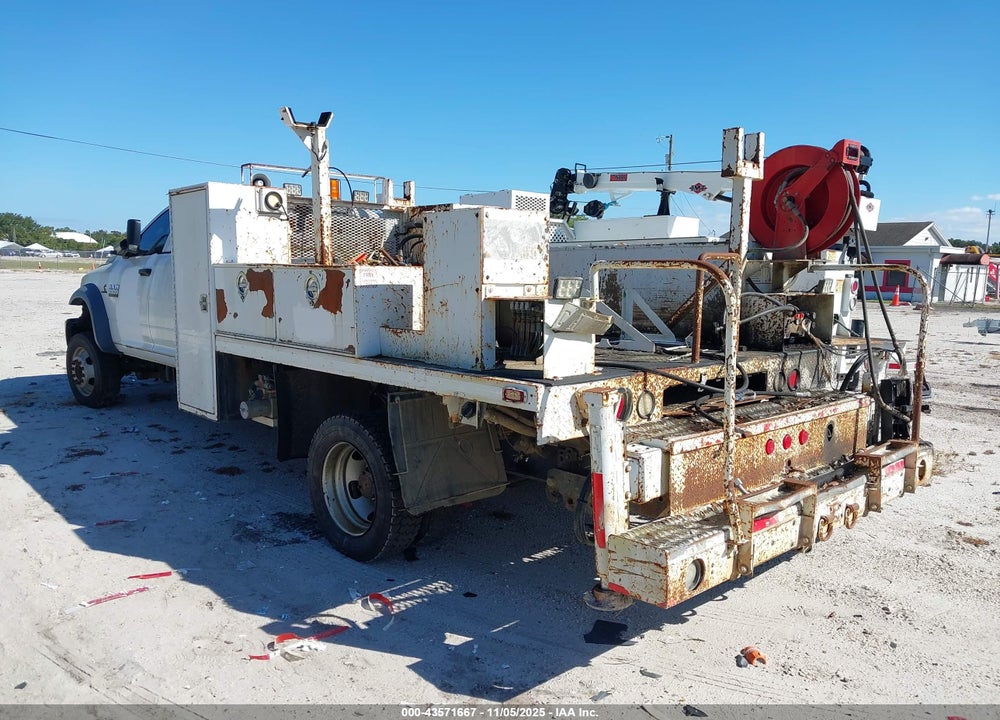 2014 RAM 5500 CHASSIS TRADESMAN/SLT/LAIE VIN: 3C7WRMFL7EG232139
