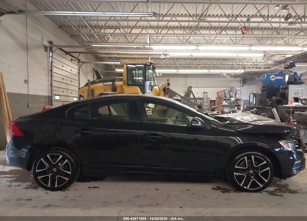 2017 VOLVO S60 T5 DYNAMIC VIN: YV140MTL1H2437112