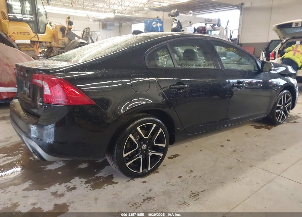 2017 VOLVO S60 T5 DYNAMIC VIN: YV140MTL1H2437112