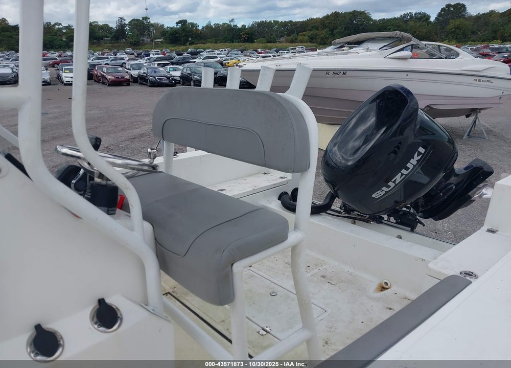 2022 KEY HOPPER BOATS BOAT VIN: CWB00181I122