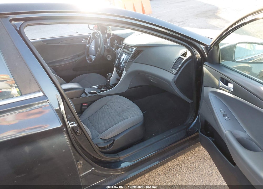 2013 HYUNDAI SONATA GLS VIN: 5NPEB4ACXDH608844