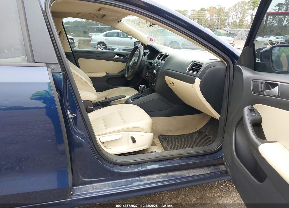 2014 VOLKSWAGEN JETTA 1.8T SE VIN: 3VWD07AJ2EM268695