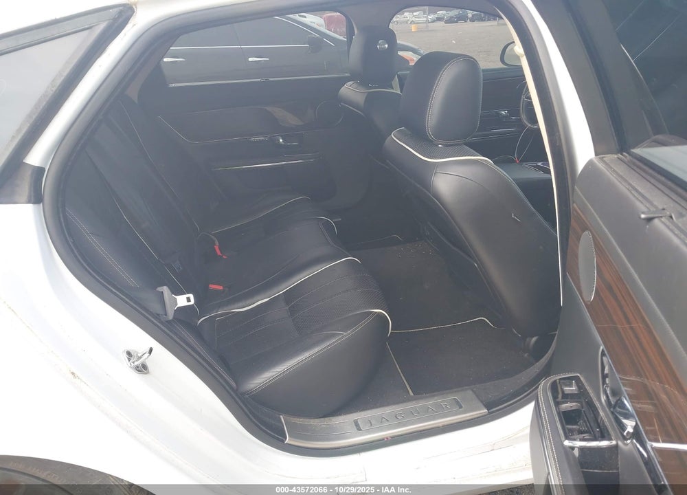 2012 JAGUAR XJ XJL PORTFOLIO VIN: SAJWA2GB9CLV38646
