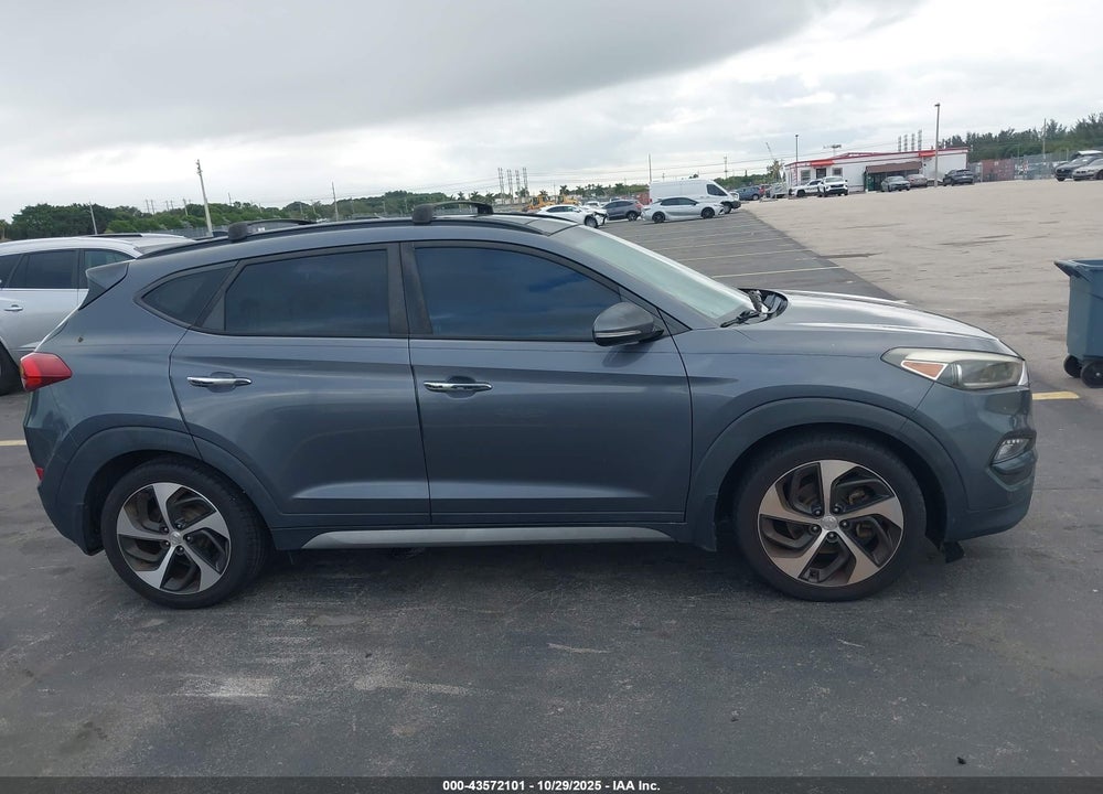 2017 HYUNDAI TUCSON LIMITED VIN: KM8J33A29HU354063