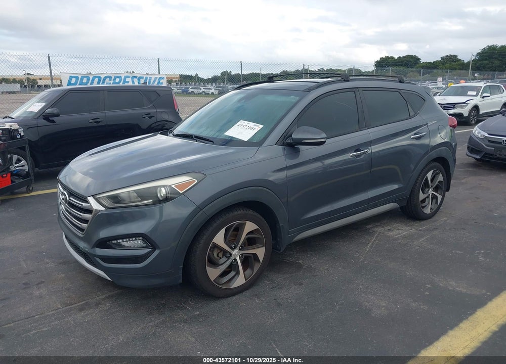 2017 HYUNDAI TUCSON LIMITED VIN: KM8J33A29HU354063