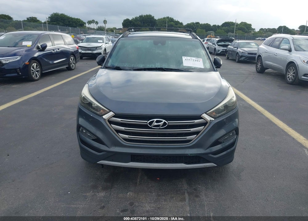 2017 HYUNDAI TUCSON LIMITED VIN: KM8J33A29HU354063