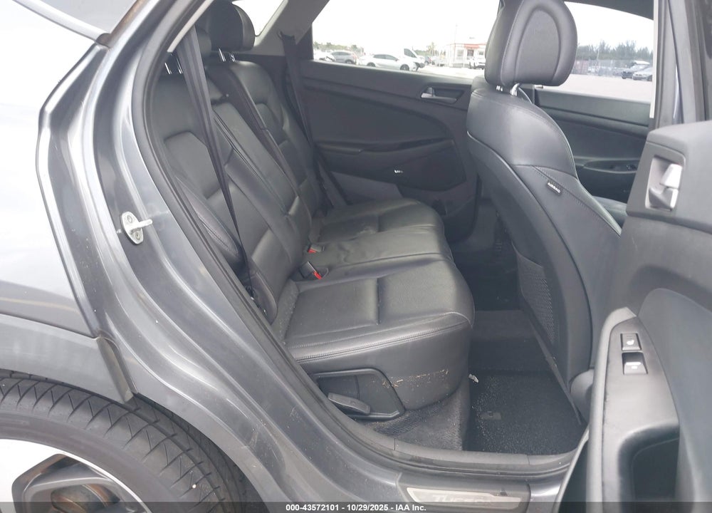 2017 HYUNDAI TUCSON LIMITED VIN: KM8J33A29HU354063
