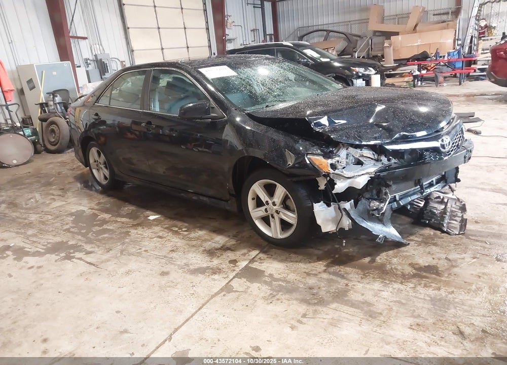2014 TOYOTA CAMRY SE VIN: 4T1BF1FKXEU415196