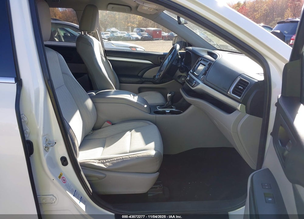 2014 TOYOTA HIGHLANDER LE PLUS V6 VIN: 5TDBKRFH7ES032971