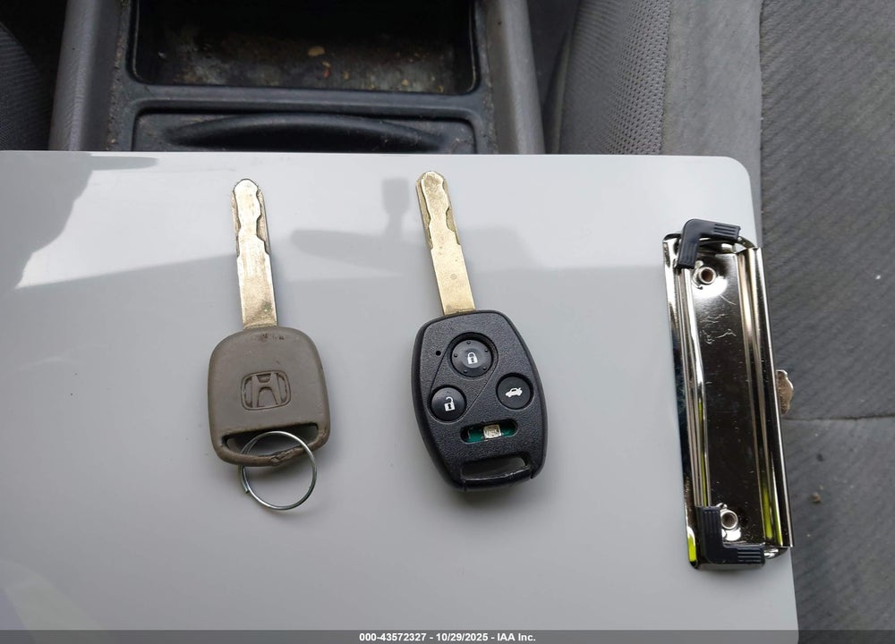 2009 HONDA CIVIC LX VIN: 1HGFA16529L008436