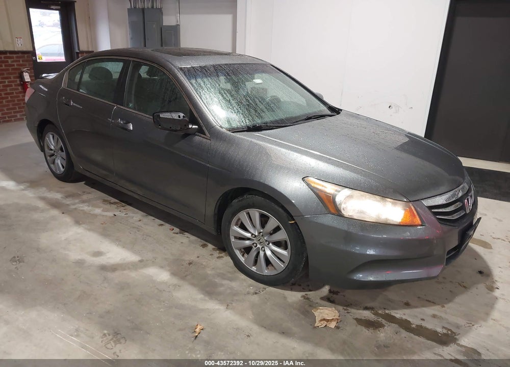 2011 HONDA ACCORD 2.4 EX VIN: 1HGCP2F71BA073532