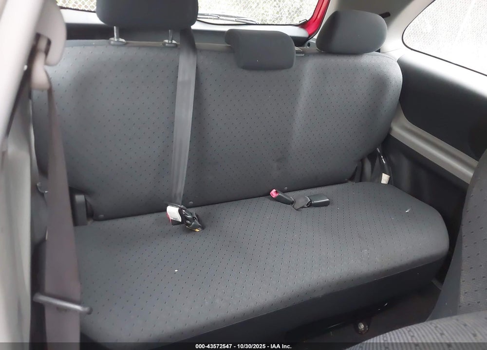 2009 TOYOTA YARIS VIN: JTDJT903095263647