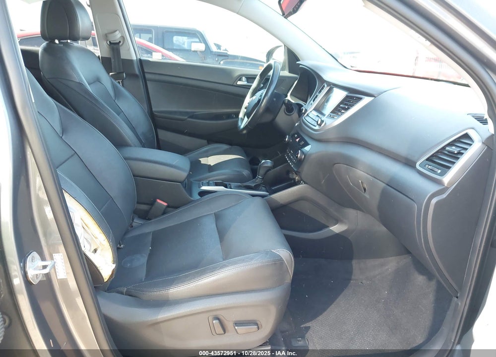 2016 HYUNDAI TUCSON LIMITED VIN: KM8J33A26GU250273