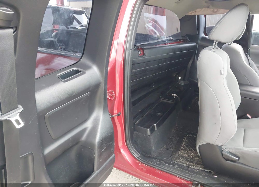2017 TOYOTA TACOMA SR VIN: 5TFRX5GN3HX094749