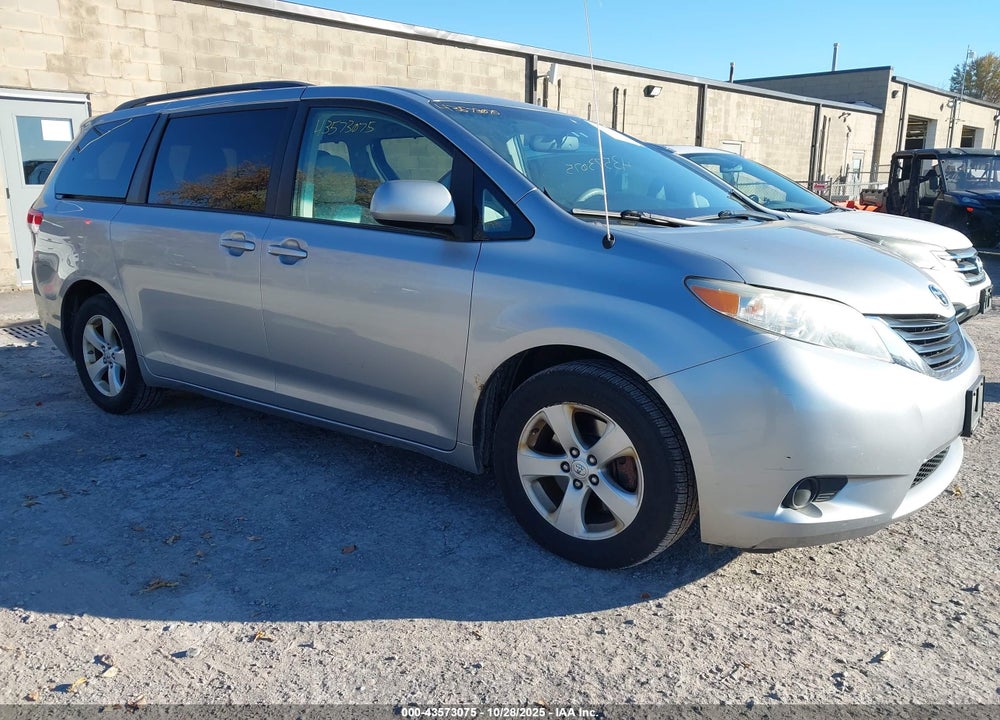 2011 TOYOTA SIENNA LE V6 VIN: 5TDKK3DCXBS081808