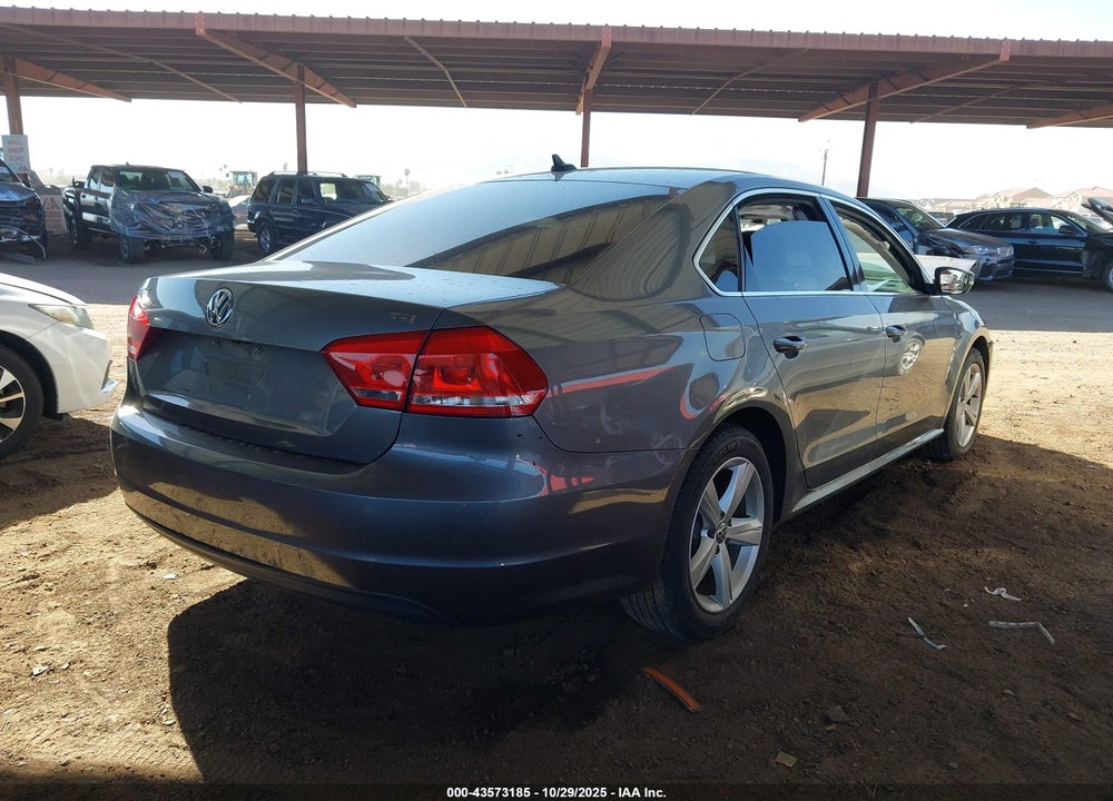 2015 VOLKSWAGEN PASSAT VIN: 1VWAT7A39FC105279