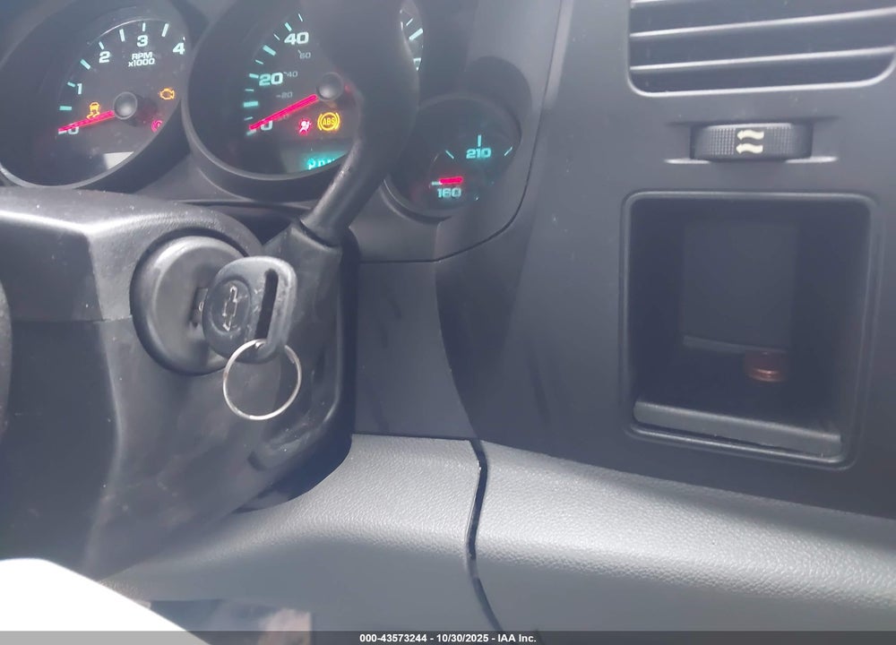 2013 CHEVROLET SILVERADO 1500 WORK TRUCK VIN: 1GCNCPEX2DZ276130