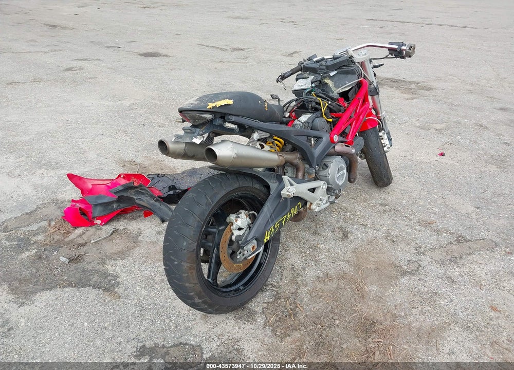 2010 DUCATI MONSTER 696 VIN: ZDM1RADN6AB026697
