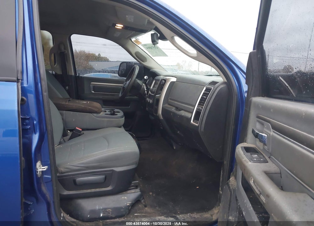 2015 RAM 2500 SLT VIN: 3C6UR5DL4FG610536