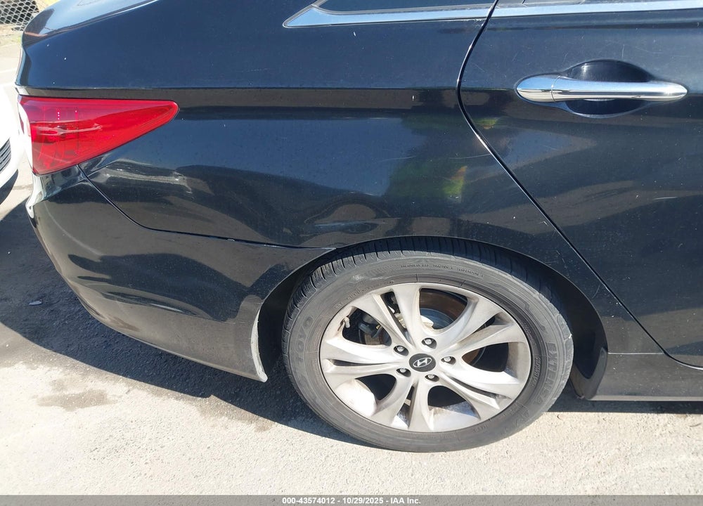 2013 HYUNDAI SONATA LIMITED VIN: 5NPEC4AC3DH639219