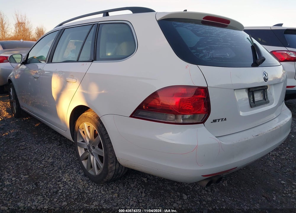 2014 VOLKSWAGEN JETTA SPORTWAGEN 2.0L TDI VIN: 3VWPL7AJ9EM623432