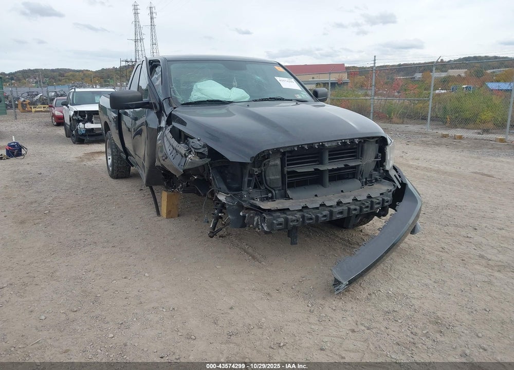 2017 RAM 1500 EXPRESS 4X4 6'4 BOX VIN: 1C6RR7FT0HS760802
