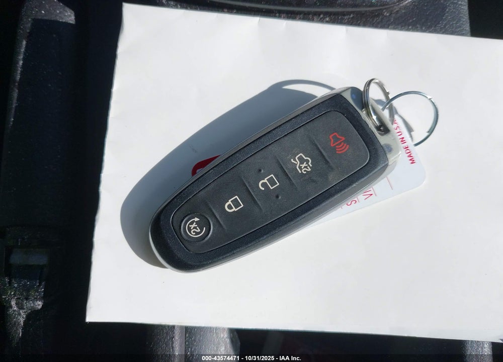 2016 FORD FOCUS TITANIUM VIN: 1FADP3N21GL405372
