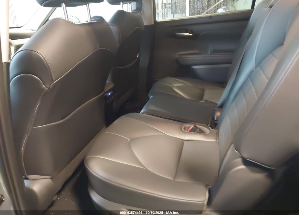 2021 TOYOTA HIGHLANDER VIN: 5TDHZRBH0MS057639