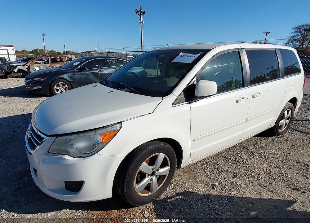 2010 VOLKSWAGEN ROUTAN SE VIN: 2V4RW3D11AR168821