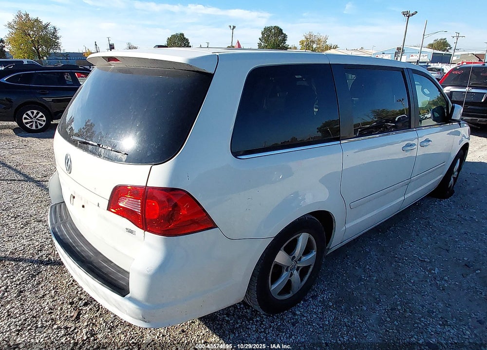 2010 VOLKSWAGEN ROUTAN SE VIN: 2V4RW3D11AR168821