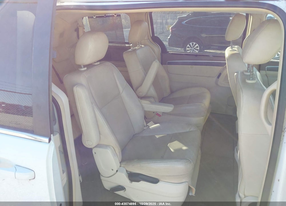 2010 VOLKSWAGEN ROUTAN SE VIN: 2V4RW3D11AR168821