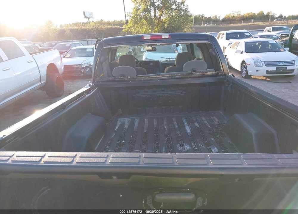 2004 CHEVROLET SILVERADO 1500 LS VIN: 2GCEK19T141194566