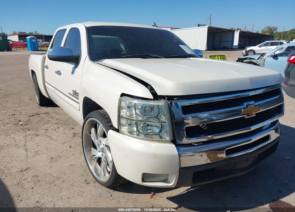 2013 CHEVROLET SILVERADO 1500 LT VIN: 3GCPCSE02DG151613