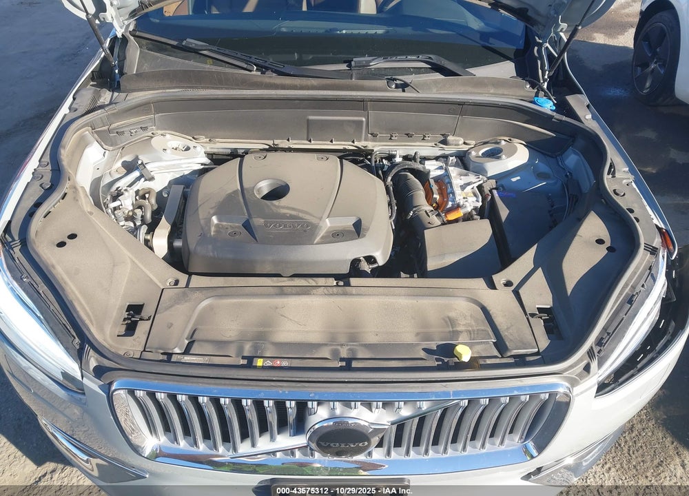 2024 VOLVO XC90 RECHARGE PLUG-IN HYBRID T8 PLUS BRIGHT THEME 7-SEATER VIN: YV4H60CE1R1218431