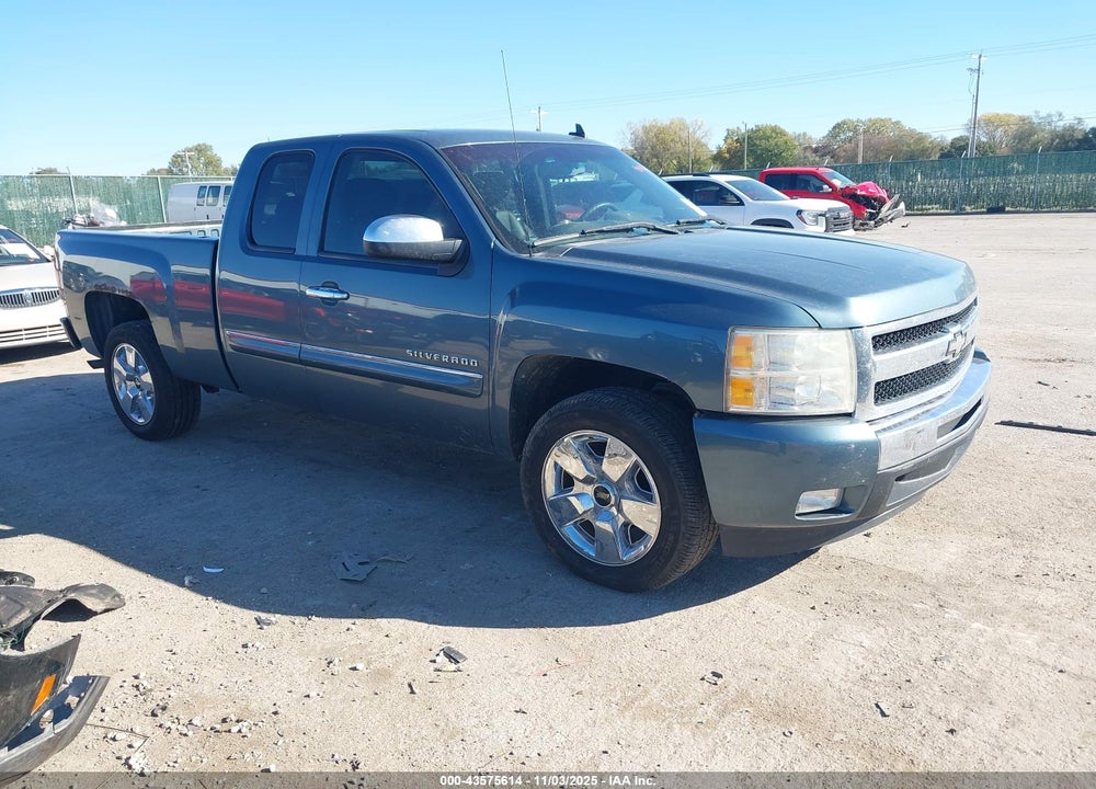 2011 CHEVROLET SILVERADO 1500 LT VIN: 1GCRCSE05BZ447165
