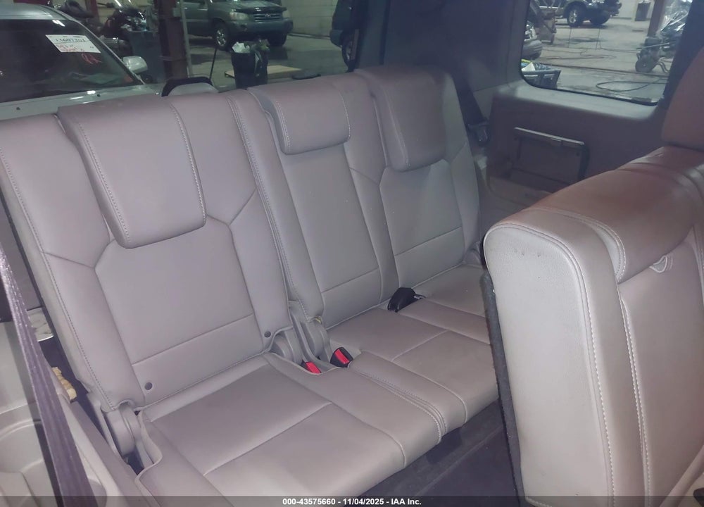 2015 HONDA PILOT TOURING VIN: 5FNYF4H90FB047566