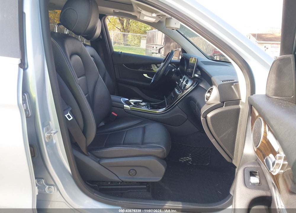 2016 MERCEDES-BENZ GLC 300 4MATIC VIN: WDC0G4KBXGF074111