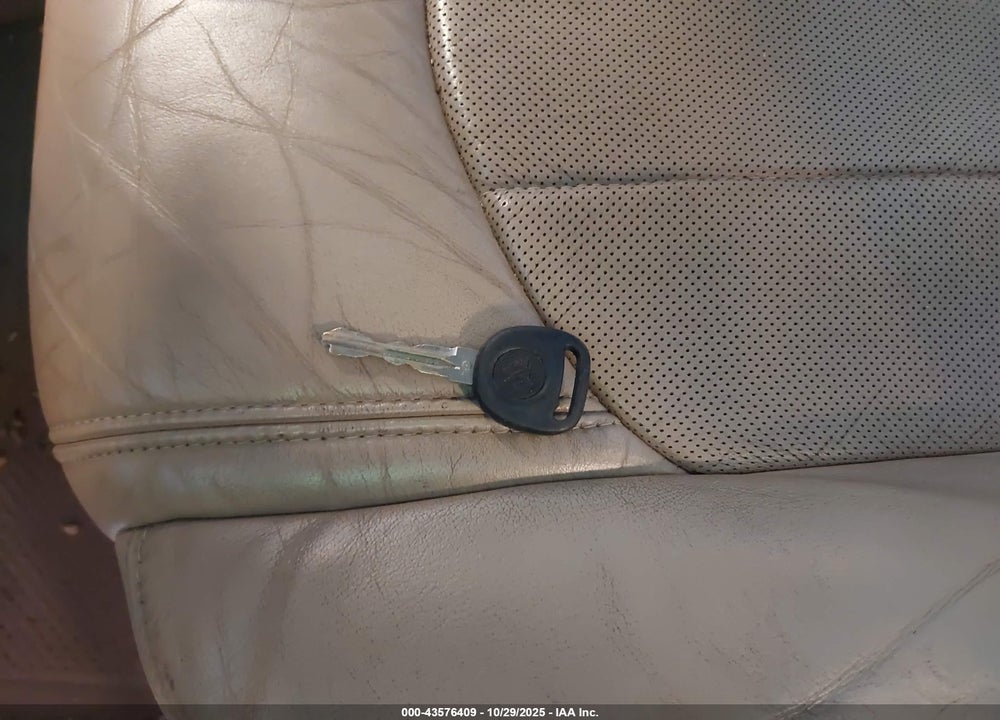 2012 BUICK ENCLAVE VIN: 5GAKVDED6CJ243194