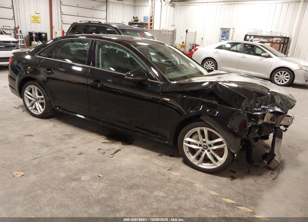 2017 AUDI A4 2.0T SEASON OF  PREMIUM VIN: WAUDNAF4XHN046028