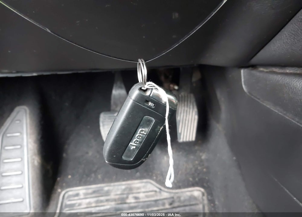 2017 JEEP RENEGADE TRAILHAWK 4X4 VIN: ZACCJBCBXHPG67568