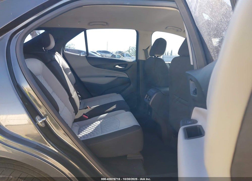 2018 CHEVROLET EQUINOX LS VIN: 3GNAXHEV4JS645738