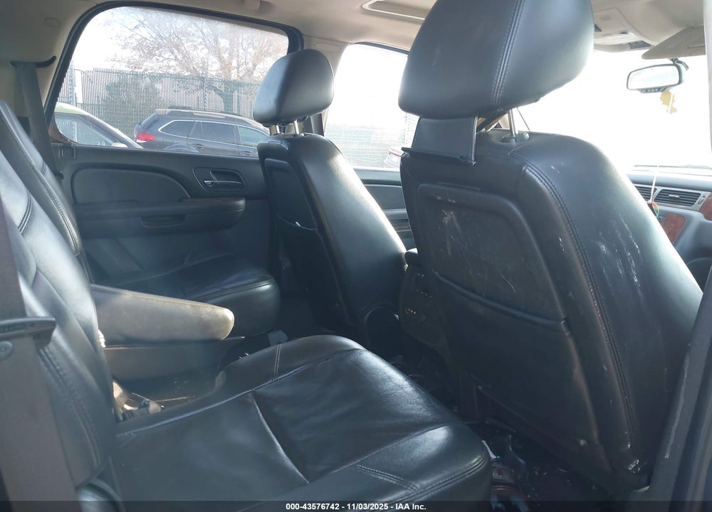 2010 CHEVROLET TAHOE LTZ VIN: 1GNUKCE00AR102375