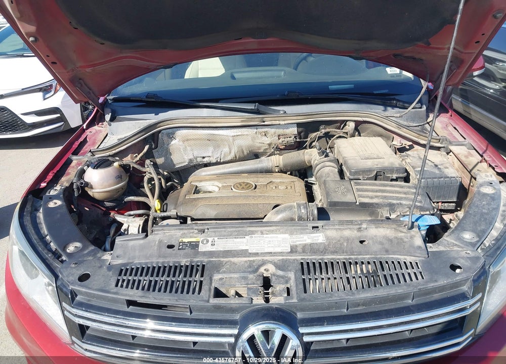 2016 VOLKSWAGEN TIGUAN VIN: WVGAV7AX2GW086778
