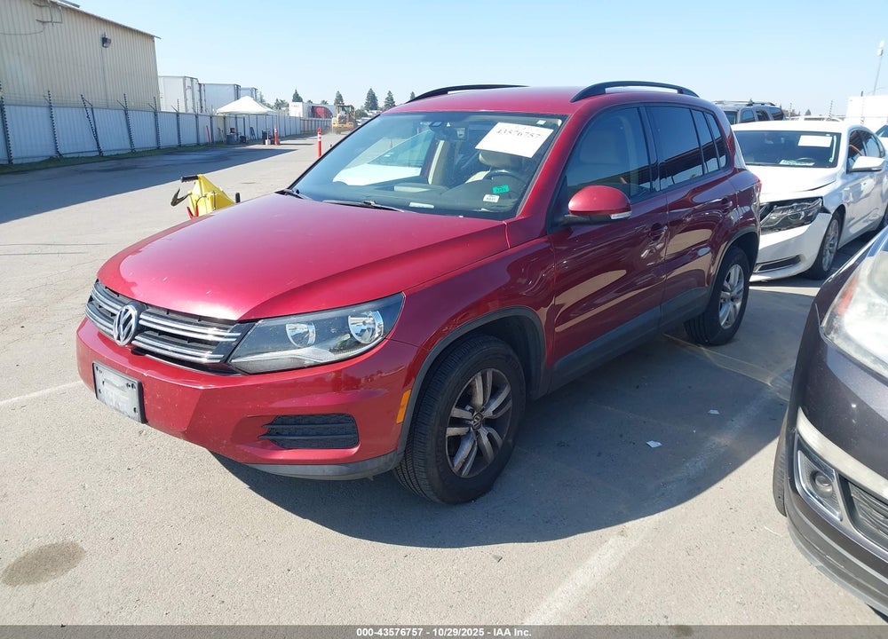 2016 VOLKSWAGEN TIGUAN VIN: WVGAV7AX2GW086778