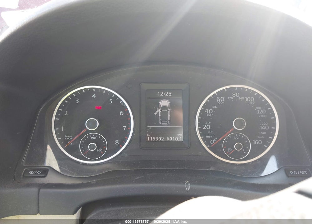 2016 VOLKSWAGEN TIGUAN VIN: WVGAV7AX2GW086778