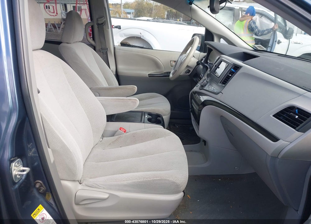 2013 TOYOTA SIENNA LE V6 8 PASSENGER VIN: 5TDKK3DC2DS383435