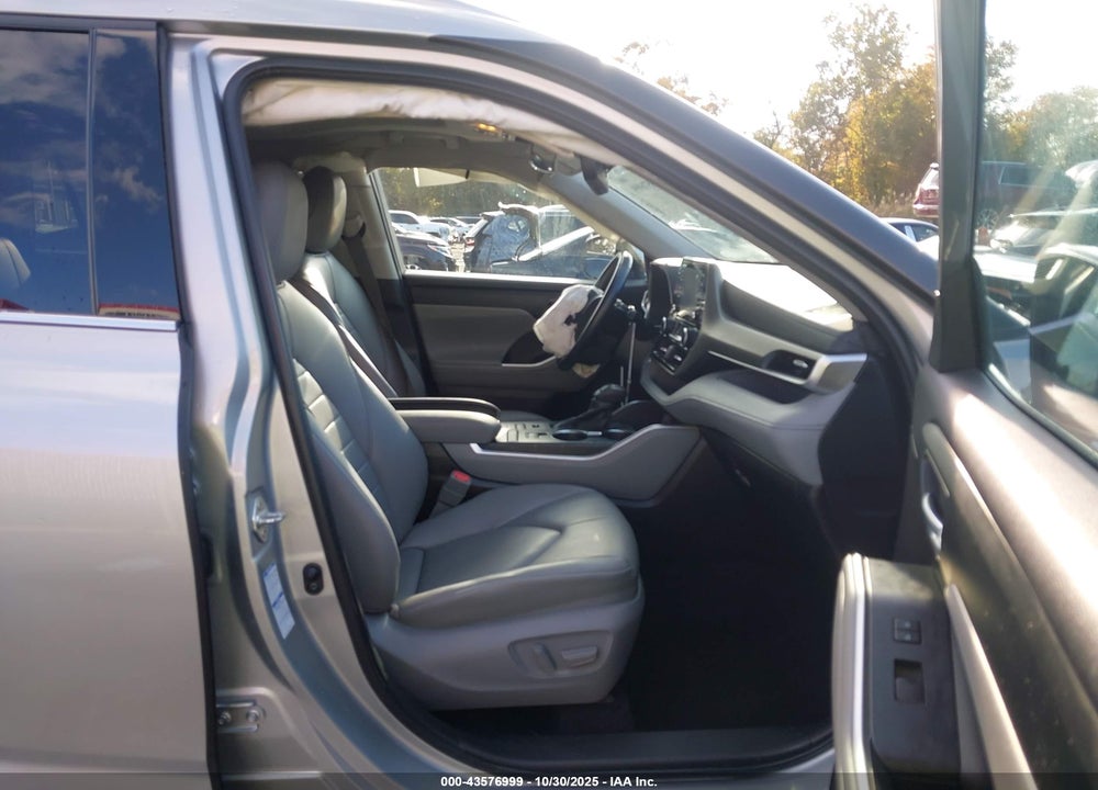 2022 TOYOTA HIGHLANDER XLE VIN: 5TDGZRBH9NS219345
