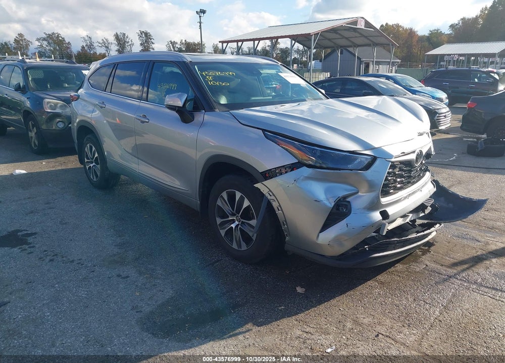 2022 TOYOTA HIGHLANDER XLE VIN: 5TDGZRBH9NS219345