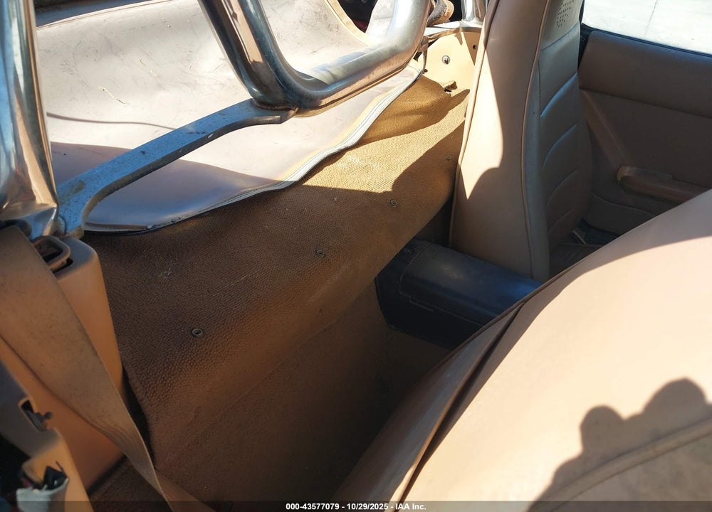 1993 MAZDA MX-5 MIATA VIN: JM1NA3512P1419901